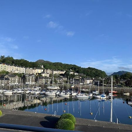 Appartement Harbour Haven: Spectacular Views à Porthmadog Extérieur photo